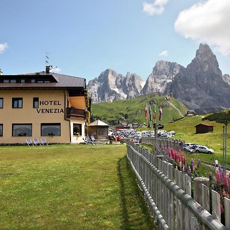 Albergo Venezia Passo Rolle Bagian luar foto