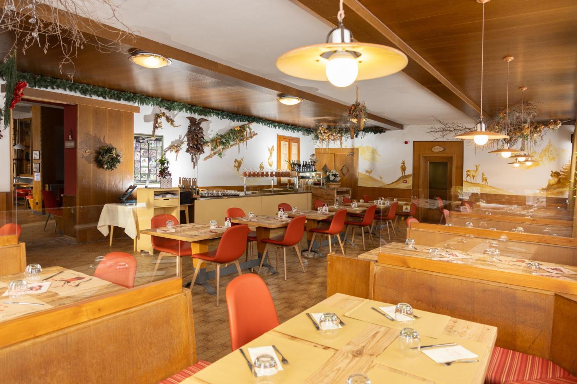 Albergo Venezia Passo Rolle Bagian luar foto