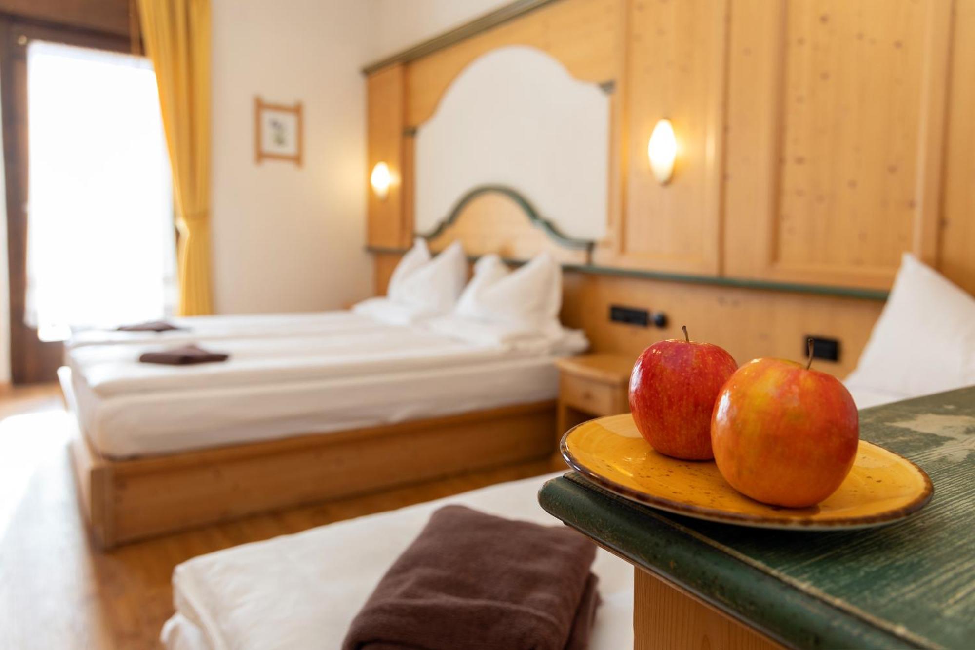 Albergo Venezia Passo Rolle Bagian luar foto