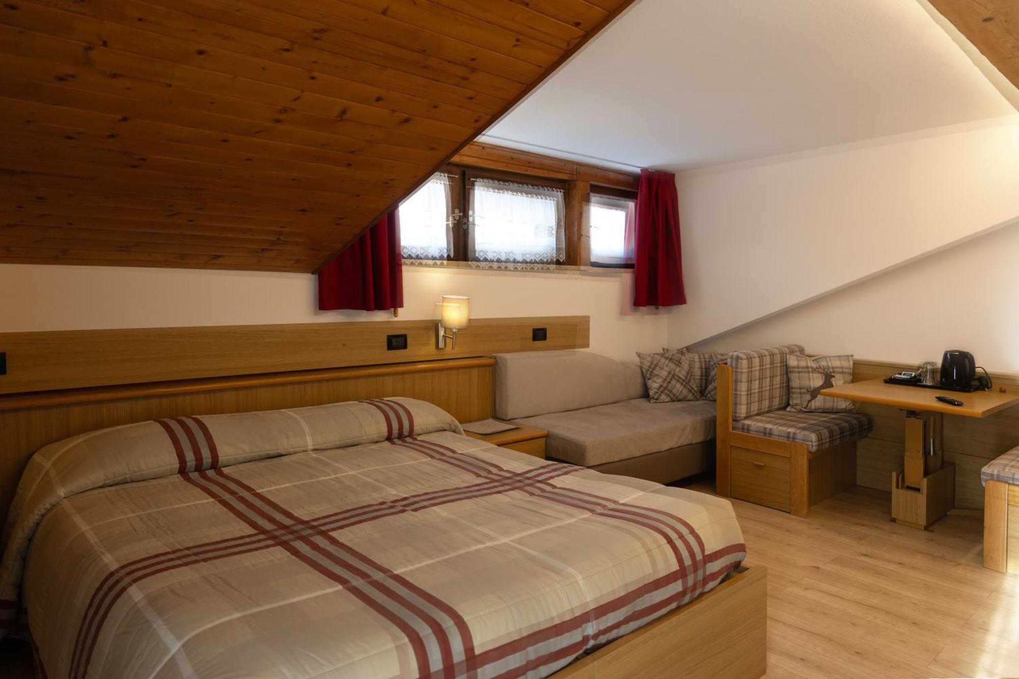 Albergo Venezia Passo Rolle Bagian luar foto