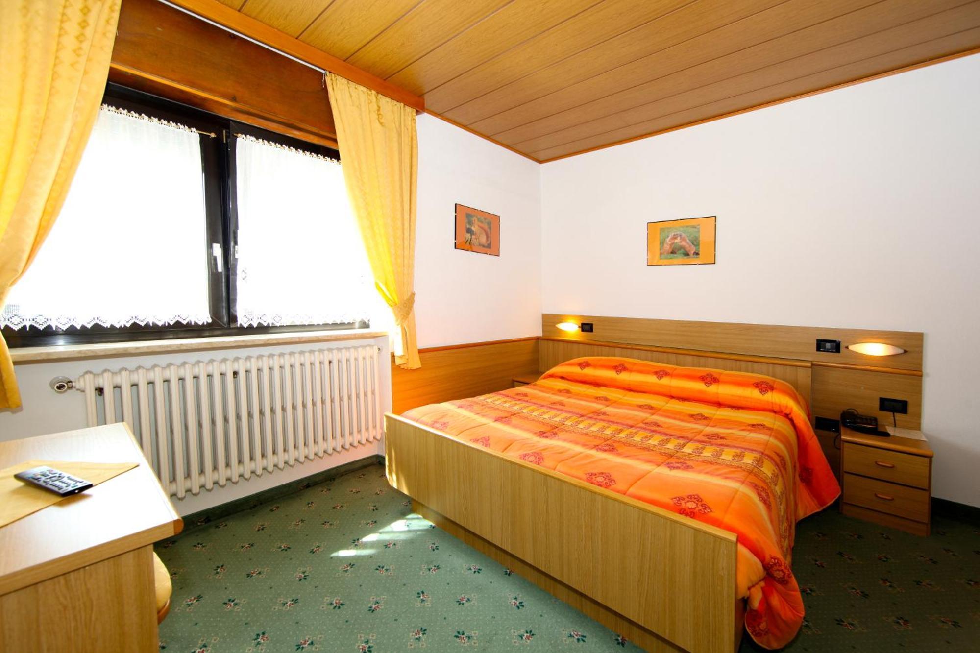 Albergo Venezia Passo Rolle Bagian luar foto