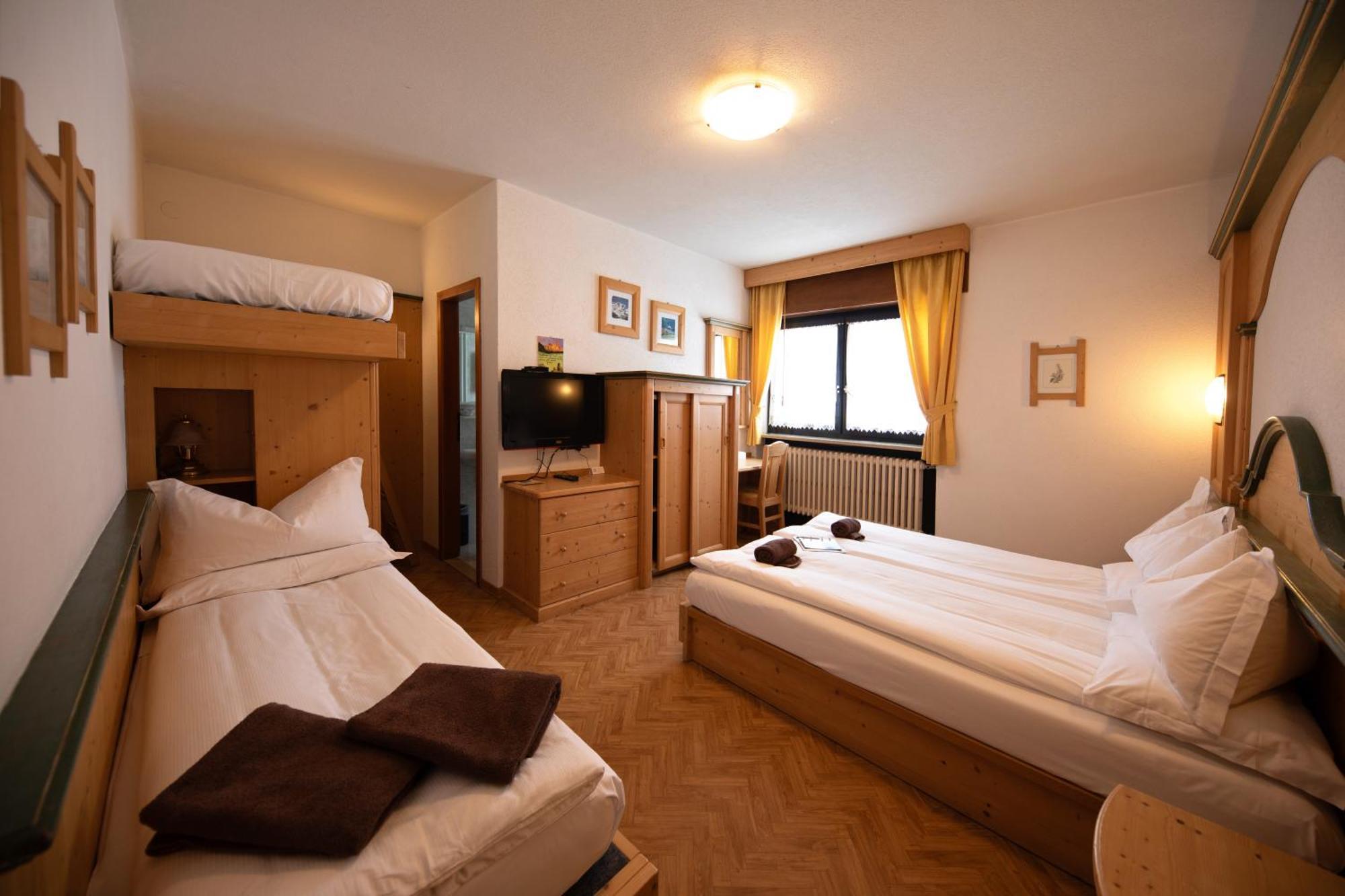 Albergo Venezia Passo Rolle Bagian luar foto