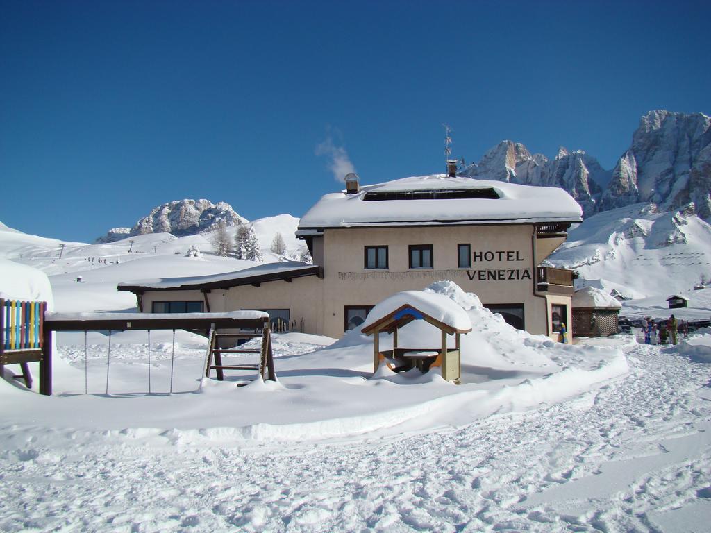 Albergo Venezia Passo Rolle Bagian luar foto