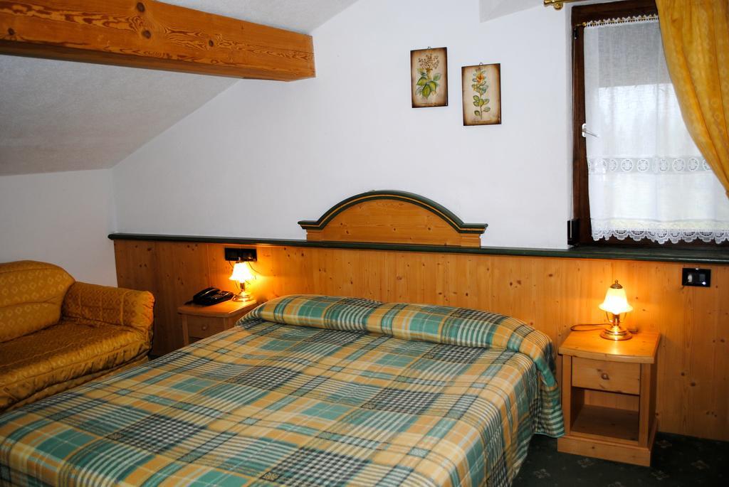 Albergo Venezia Passo Rolle Bagian luar foto