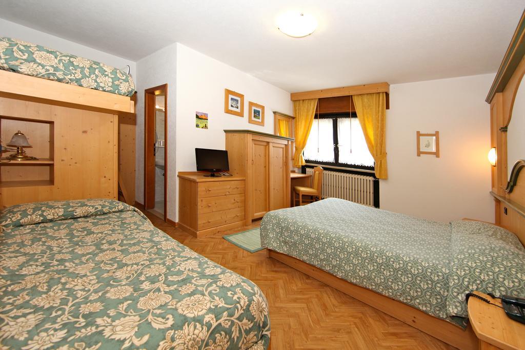 Albergo Venezia Passo Rolle Bagian luar foto