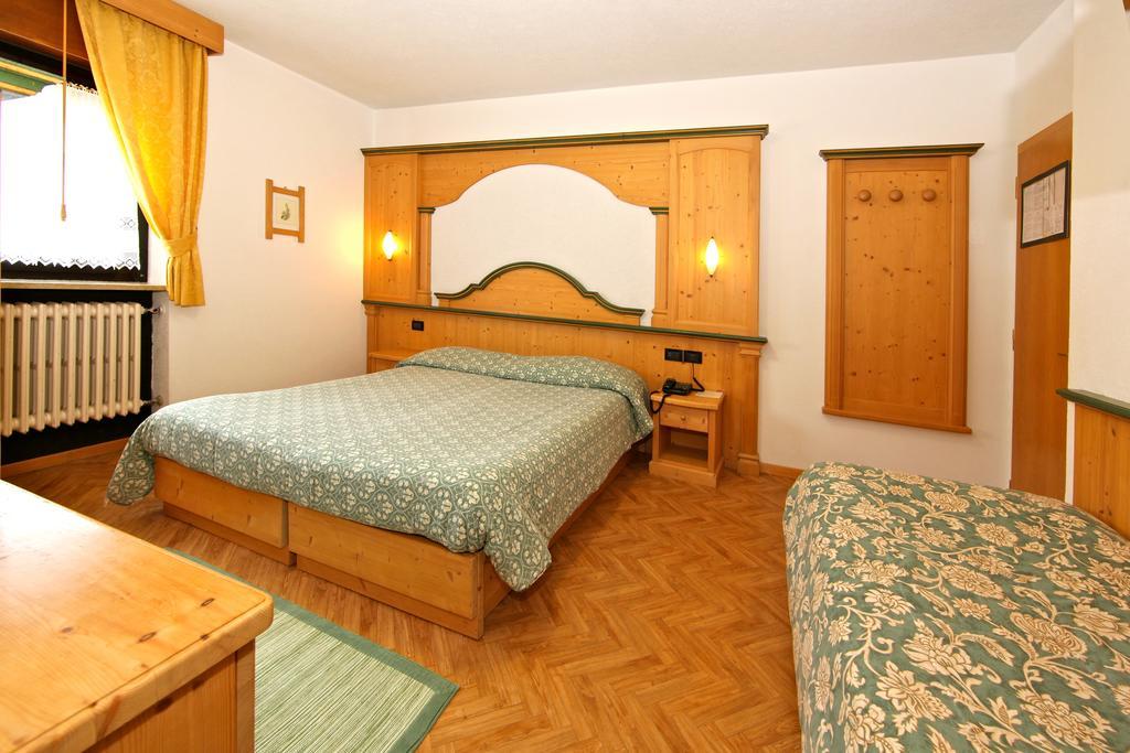 Albergo Venezia Passo Rolle Bagian luar foto