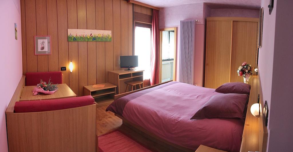 Albergo Venezia Passo Rolle Bagian luar foto