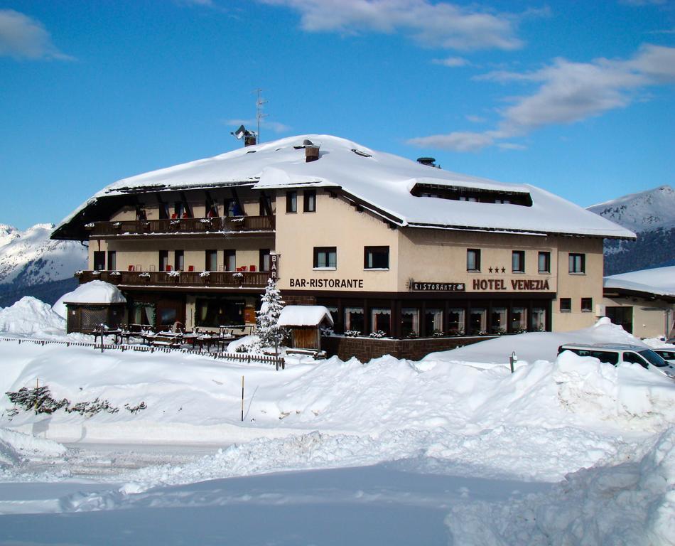 Albergo Venezia Passo Rolle Bagian luar foto