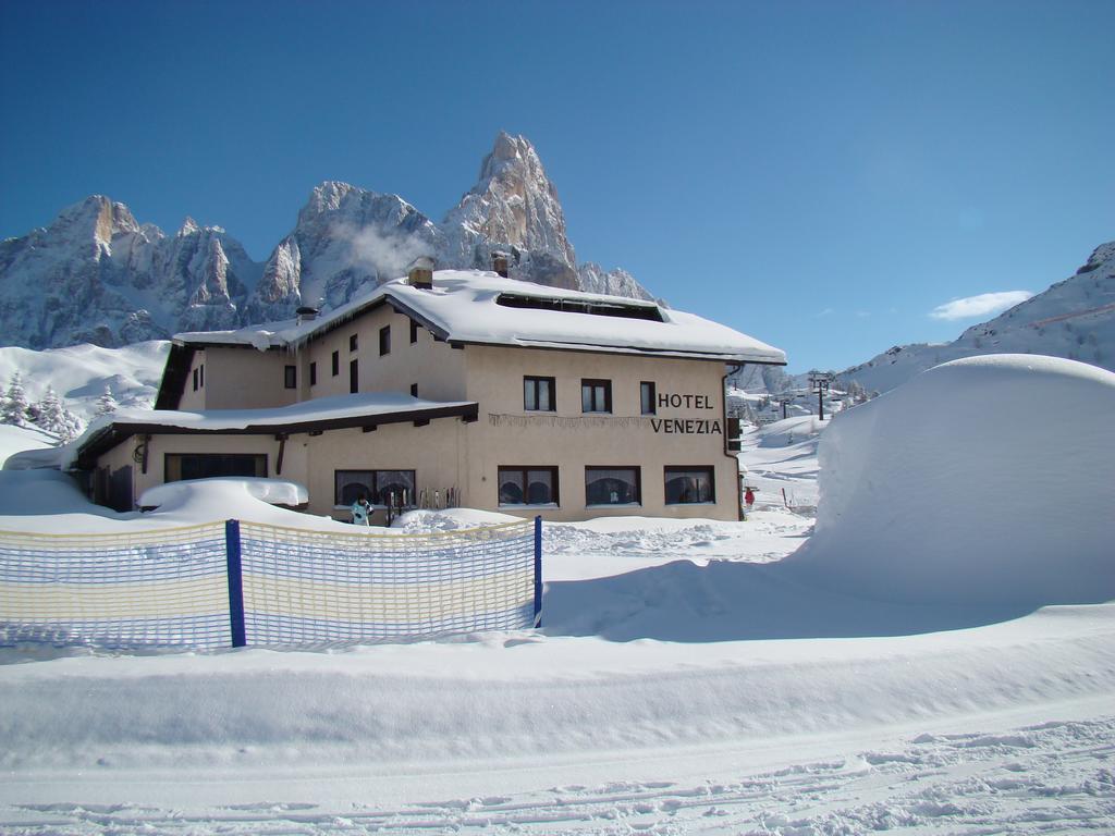 Albergo Venezia Passo Rolle Bagian luar foto