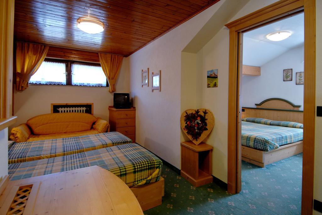 Albergo Venezia Passo Rolle Bagian luar foto