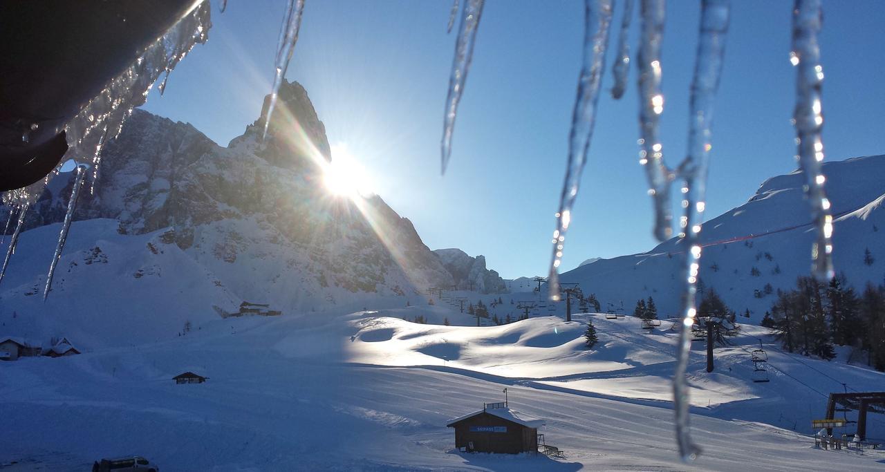 Albergo Venezia Passo Rolle Bagian luar foto