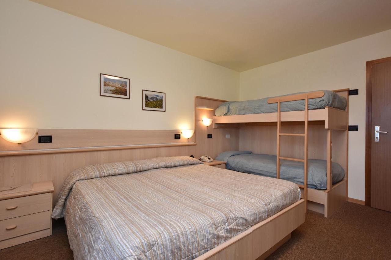 Albergo Venezia Passo Rolle Bagian luar foto
