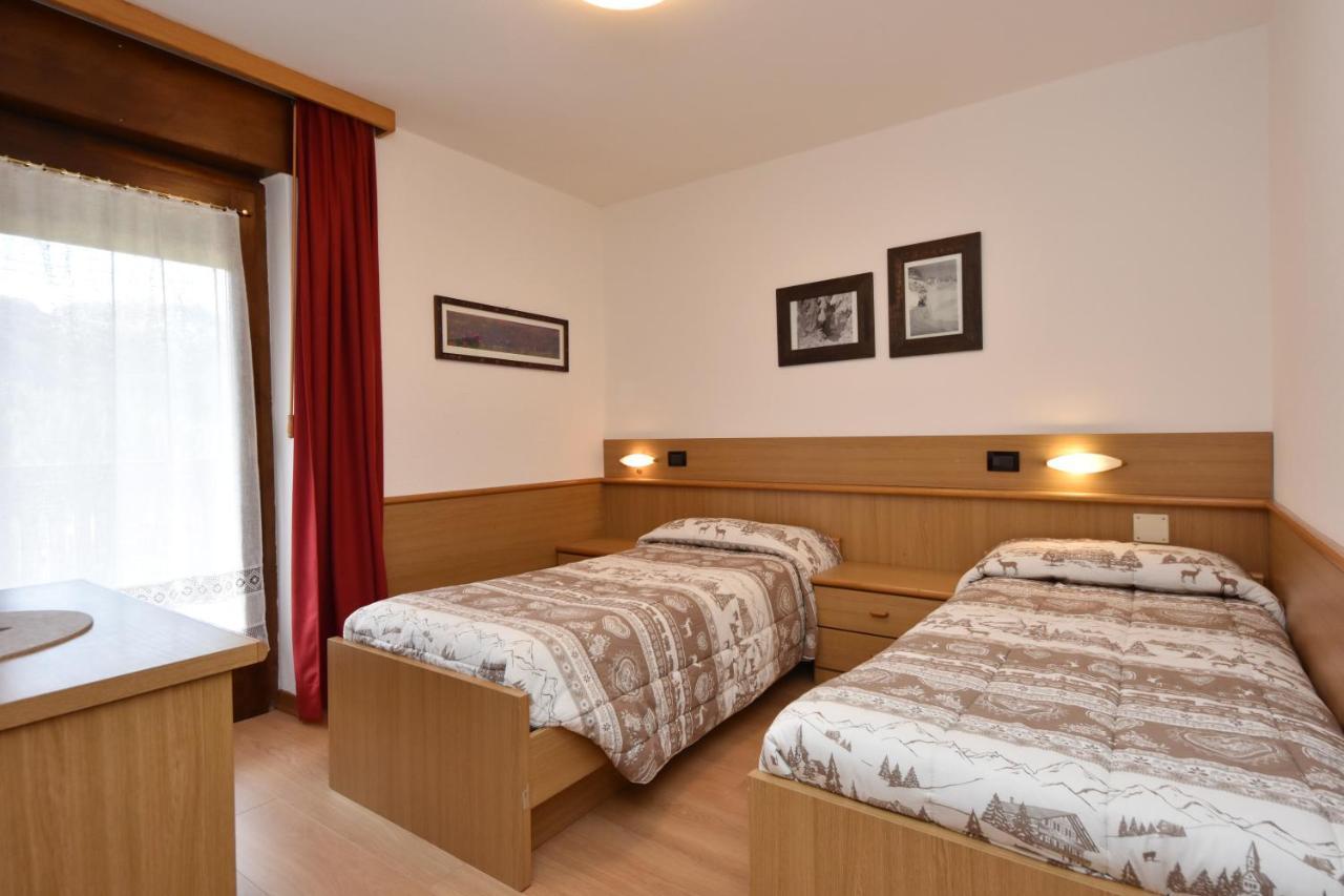 Albergo Venezia Passo Rolle Bagian luar foto