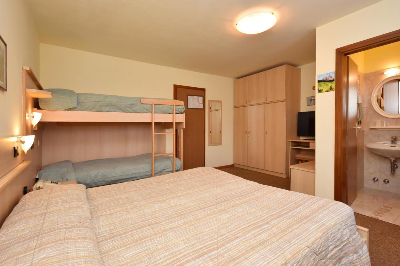 Albergo Venezia Passo Rolle Bagian luar foto